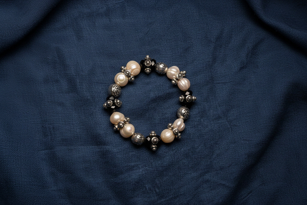 The Pearl Bracelet