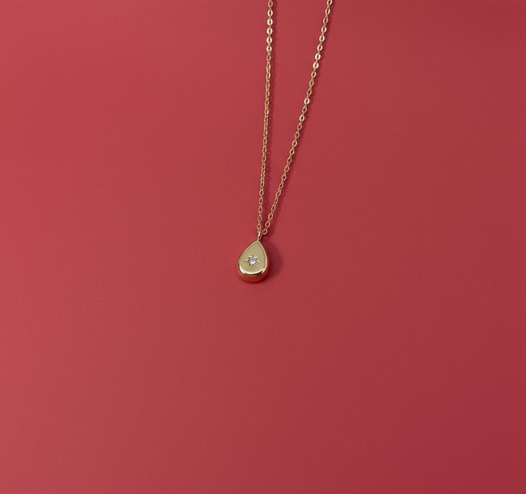 The Nova link neckline