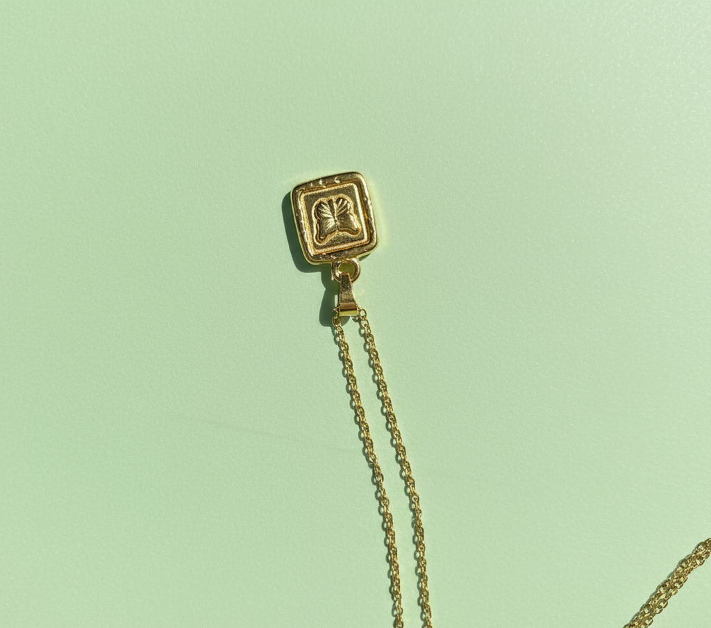 The Minimal neckline